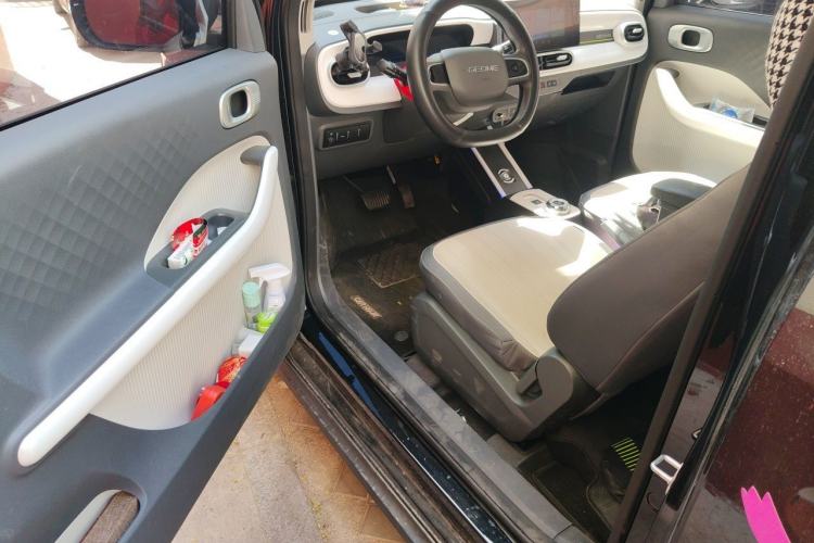 Used Geely Galaxy Panda 2025 210km Panda Kart Interior 3