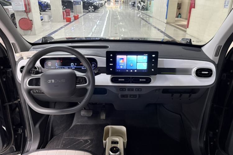 Used Geely Galaxy Panda 2025 210km Panda Kart Interior 3