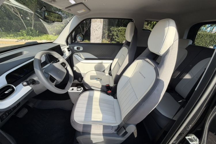 Used Geely Galaxy Panda 2025 210km Panda Kart Interior 4