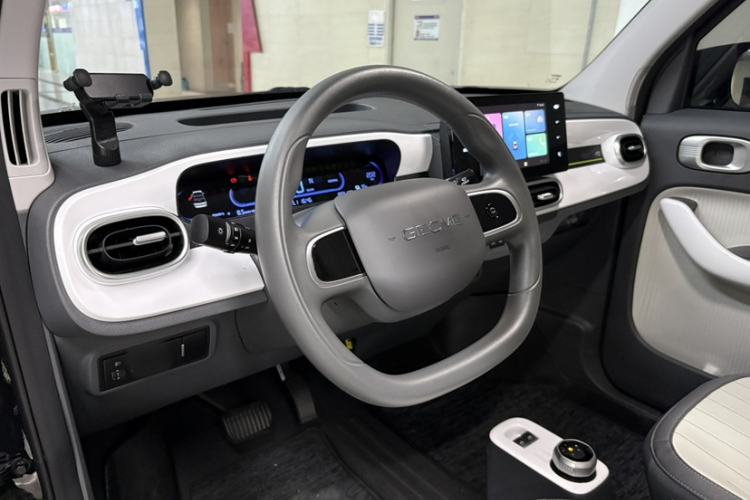 Used Geely Galaxy Panda 2025 210km Panda Kart Interior 4