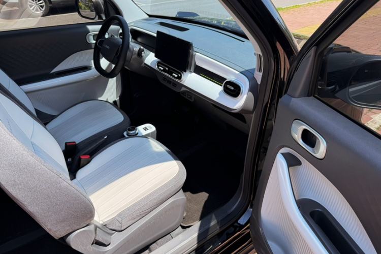 Used Geely Galaxy Panda 2025 210km Panda Kart Interior 4