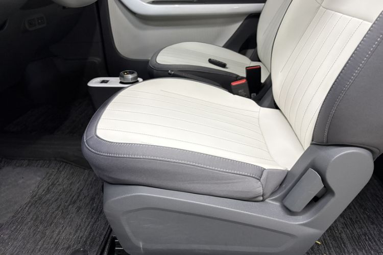 Used Geely Galaxy Panda 2025 210km Panda Kart Interior 5