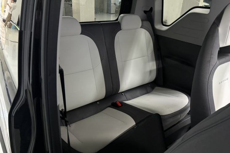 Used Geely Galaxy Panda 2025 210km Panda Kart Interior 7