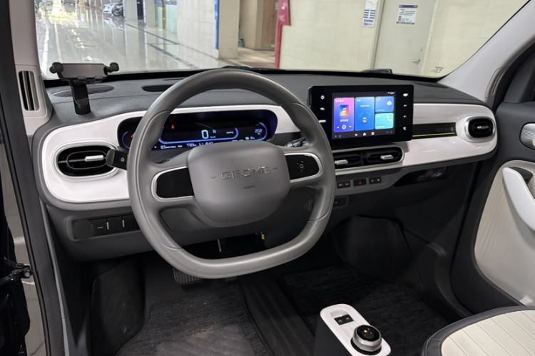 Used Geely Galaxy Panda 2025 210km Panda Kart Interior 8