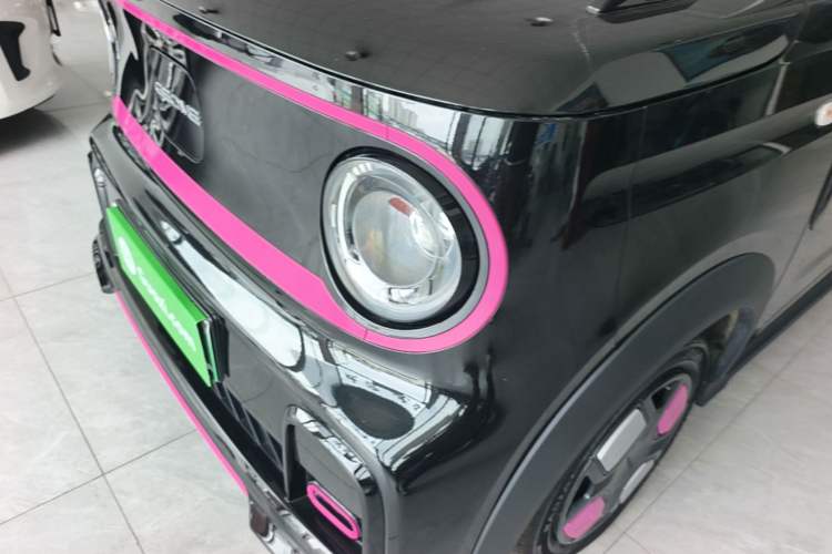 Used Geely Galaxy Panda 2025 210km Panda Kart Left Front Headlight