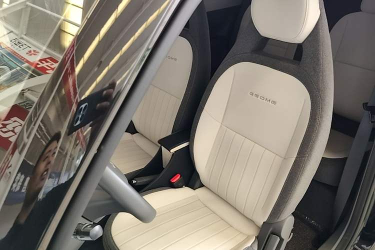 Used Geely Galaxy Panda 2025 210km Panda Kart Left Front Seat
