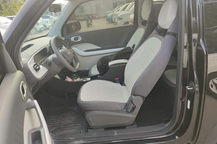 Used Geely Galaxy Panda 2025 210km Panda Kart Left Front Seat