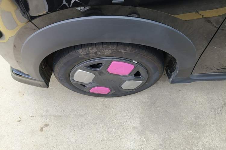Used Geely Galaxy Panda 2025 210km Panda Kart Left Front Wheel Hub