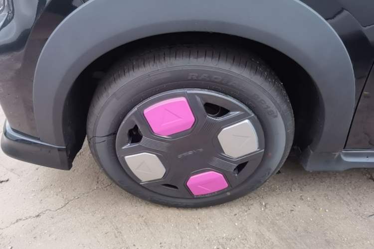 Used Geely Galaxy Panda 2025 210km Panda Kart Left Front Wheel Hub