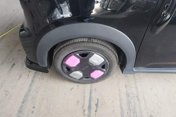 Used Geely Galaxy Panda 2025 210km Panda Kart Left Front Wheel Hub