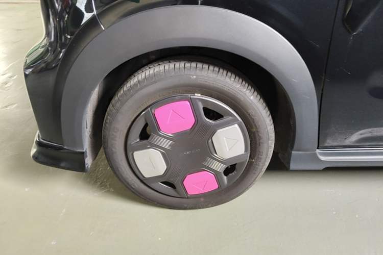 Used Geely Galaxy Panda 2025 210km Panda Kart Left Front Wheel Hub