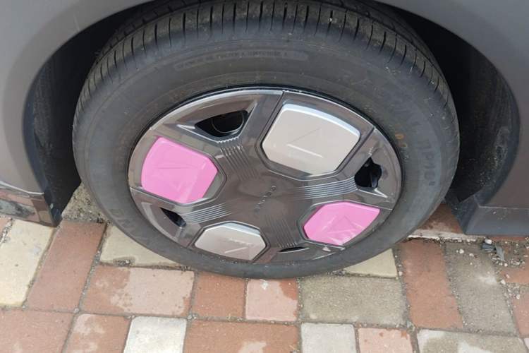 Used Geely Galaxy Panda 2025 210km Panda Kart Left Front Wheel Hub