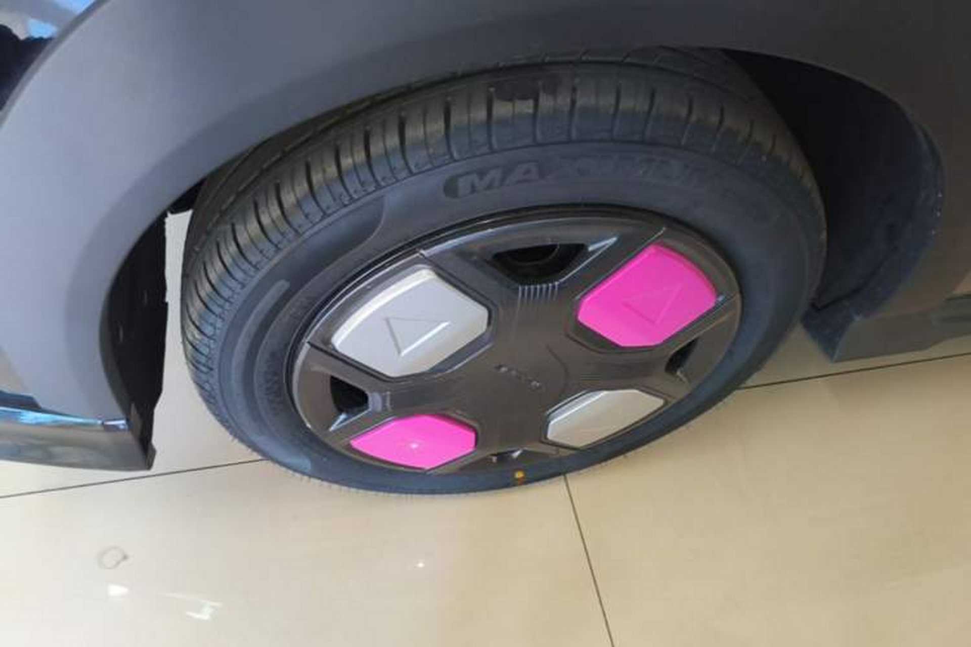 Used Geely Galaxy Panda 2025 210km Panda Kart Left Front Wheel Hub