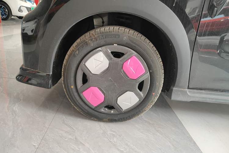 Used Geely Galaxy Panda 2025 210km Panda Kart Left Front Wheel Hub