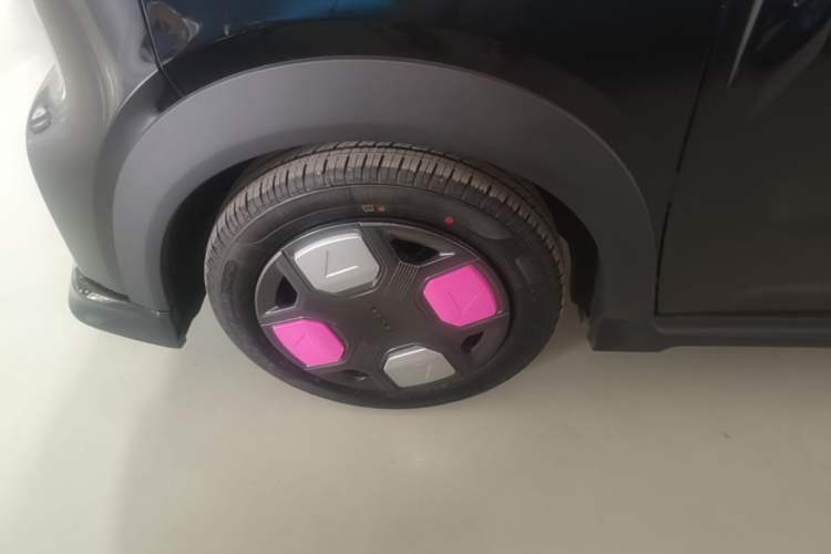 Used Geely Galaxy Panda 2025 210km Panda Kart Left Front Wheel Hub