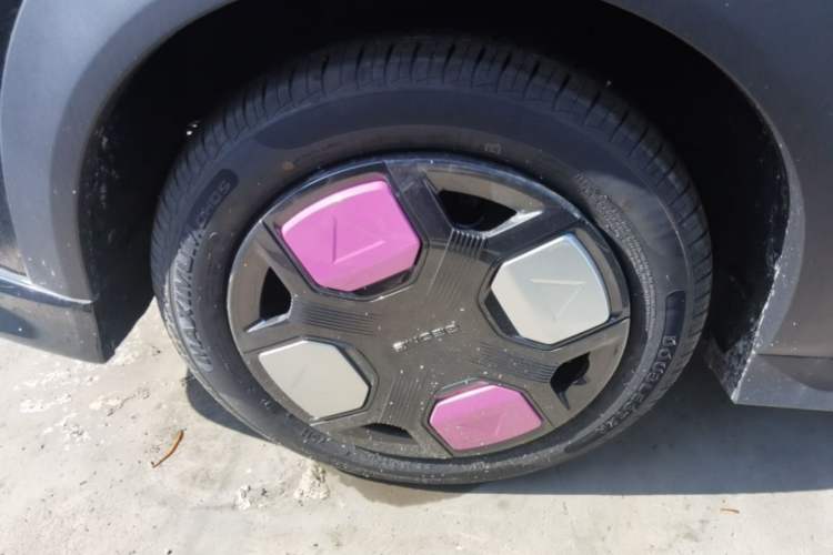 Used Geely Galaxy Panda 2025 210km Panda Kart Left Front Wheel Hub
