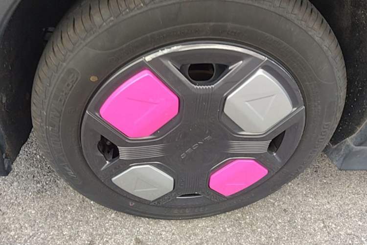 Used Geely Galaxy Panda 2025 210km Panda Kart Left Front Wheel Hub