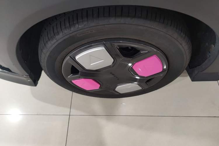 Used Geely Galaxy Panda 2025 210km Panda Kart Left Front Wheel Hub