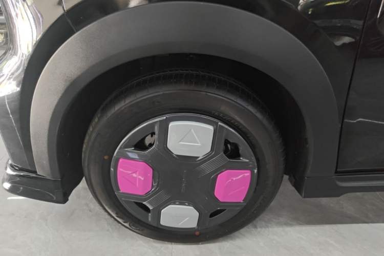 Used Geely Galaxy Panda 2025 210km Panda Kart Left Front Wheel Hub