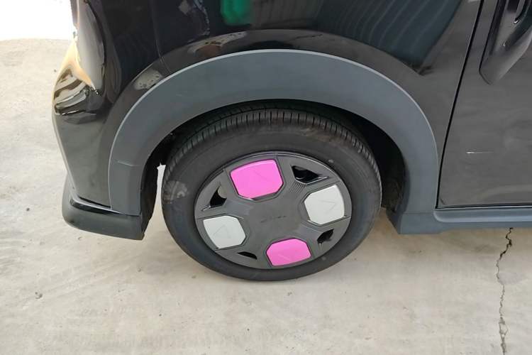 Used Geely Galaxy Panda 2025 210km Panda Kart Left Front Wheel Hub