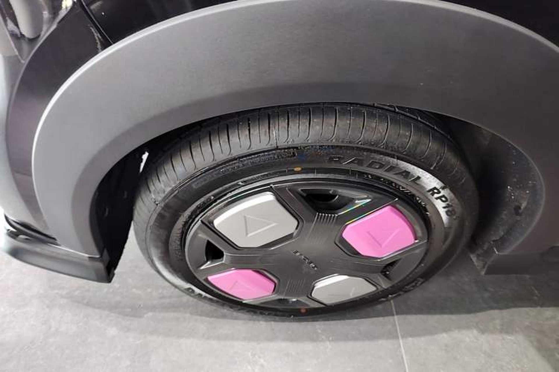 Used Geely Galaxy Panda 2025 210km Panda Kart Left Front Wheel Hub