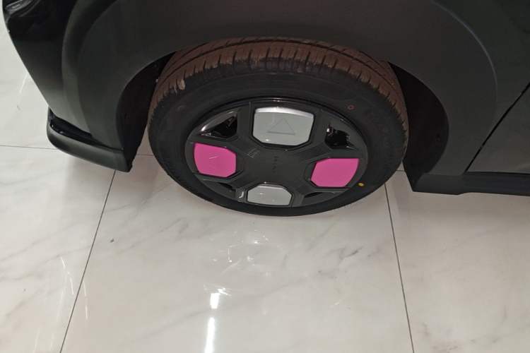 Used Geely Galaxy Panda 2025 210km Panda Kart Left Front Wheel Hub