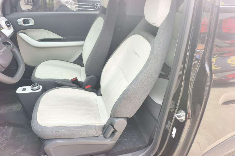Used Geely Galaxy Panda 2025 210km Panda Kart Left Rear Seat