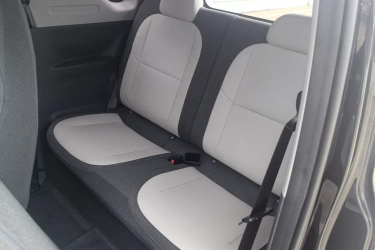 Used Geely Galaxy Panda 2025 210km Panda Kart Left Rear Seat