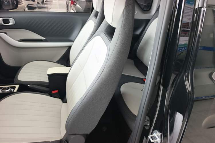 Used Geely Galaxy Panda 2025 210km Panda Kart Left Rear Seat