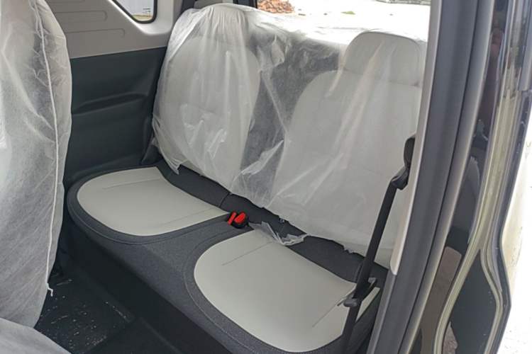 Used Geely Galaxy Panda 2025 210km Panda Kart Left Rear Seat