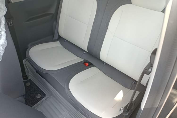 Used Geely Galaxy Panda 2025 210km Panda Kart Left Rear Seat