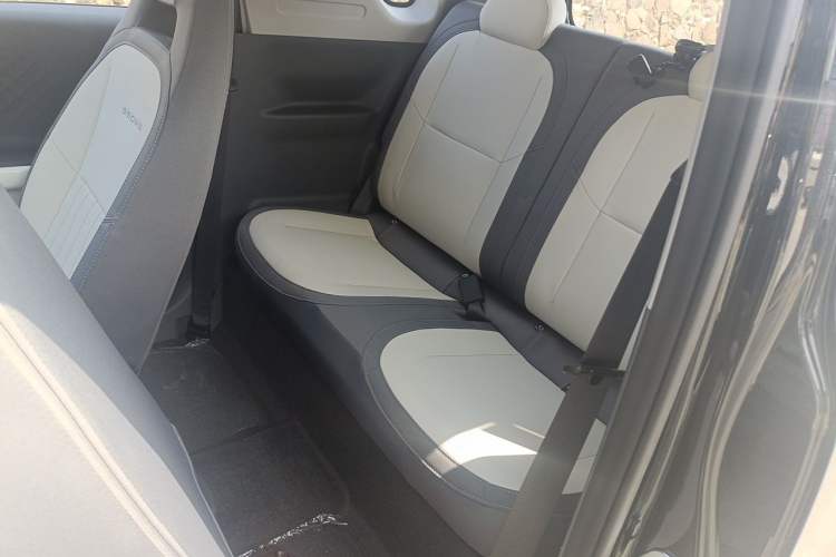 Used Geely Galaxy Panda 2025 210km Panda Kart Left Rear Seat