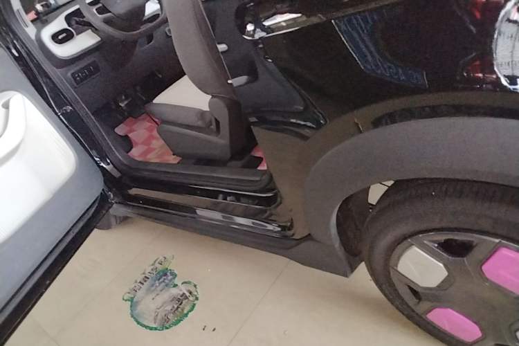 Used Geely Galaxy Panda 2025 210km Panda Rider Left Side Sill