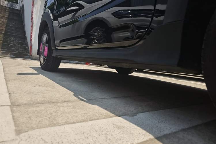 Used Geely Galaxy Panda 2025 210km Panda Kart Left Side Sill