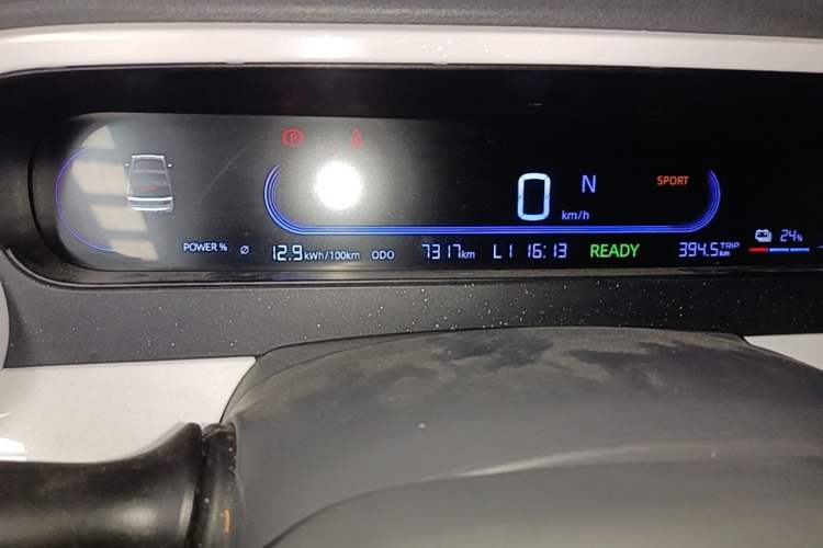 Used Geely Galaxy Panda 2025 210km Panda Kart Odometer Close Up