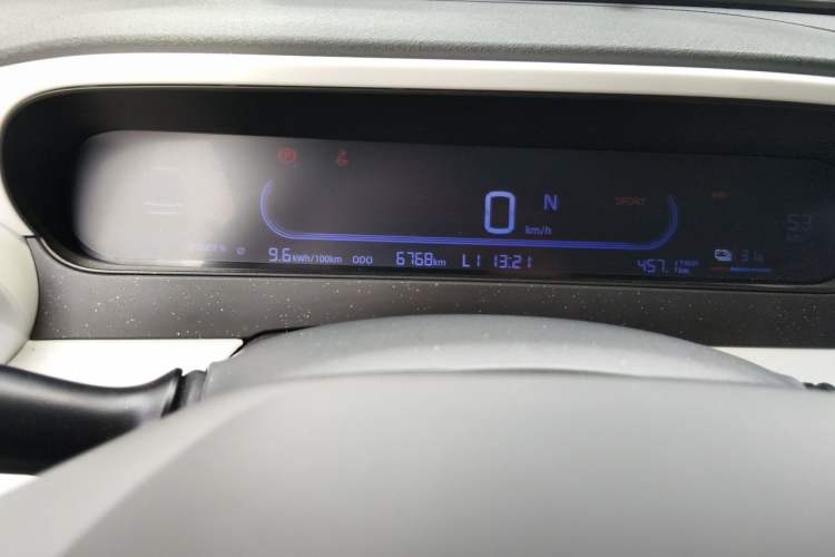 Used Geely Galaxy Panda 2025 210km Panda Kart Odometer Close Up