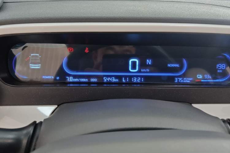 Used Geely Galaxy Panda 2025 210km Panda Kart Odometer Close Up