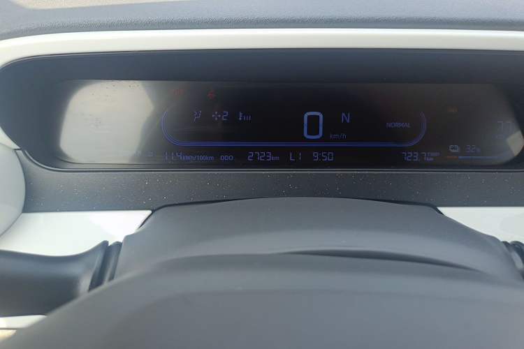 Used Geely Galaxy Panda 2025 210km Panda Kart Odometer Close Up