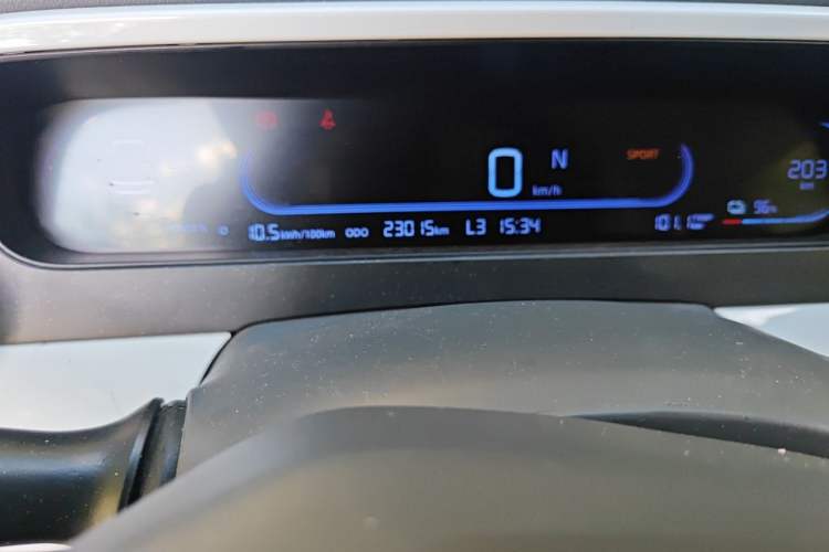 Used Geely Galaxy Panda 2025 210km Panda Kart Odometer Close Up