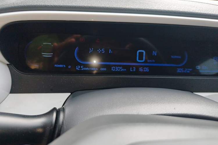 Used Geely Galaxy Panda 2025 210km Panda Kart Odometer Close Up