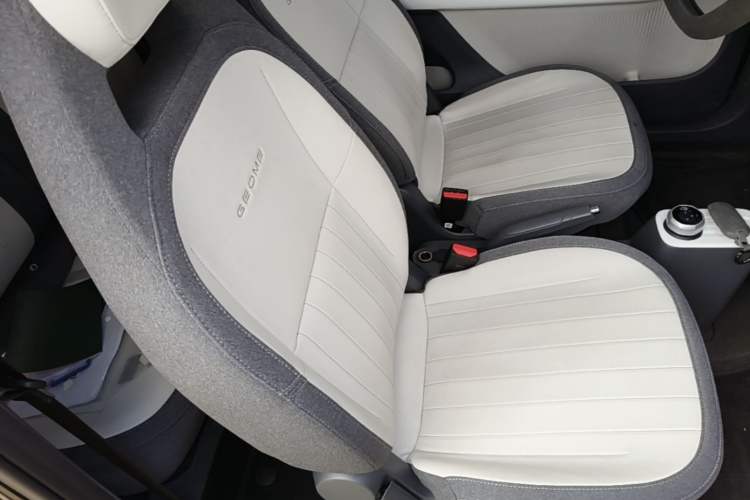 Used Geely Galaxy Panda 2025 210km Panda Kart Right Front Seat