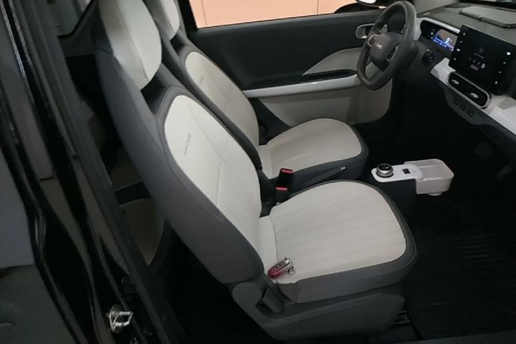 Used Geely Galaxy Panda 2025 210km Panda Kart Right Front Seat