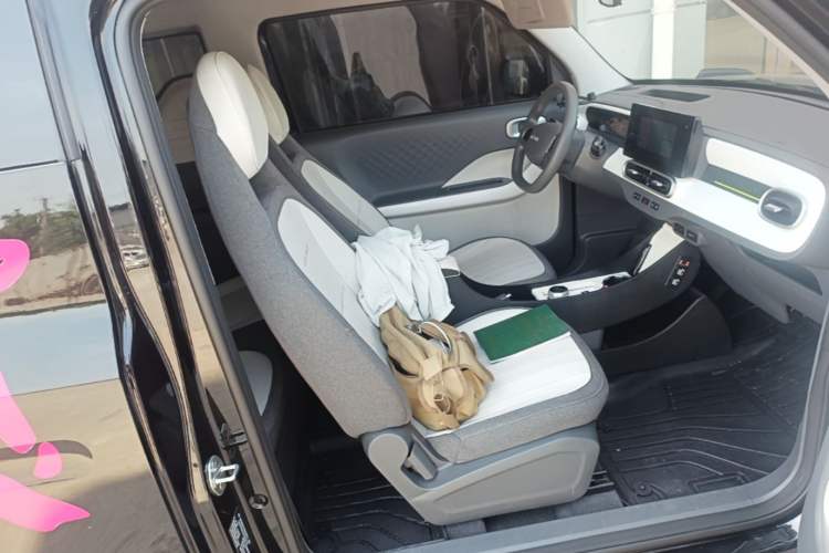 Used Geely Galaxy Panda 2025 210km Panda Kart Right Front Seat