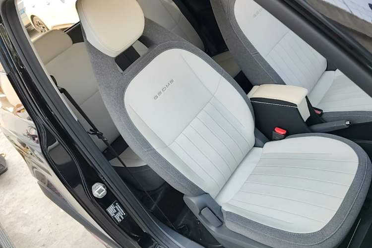 Used Geely Galaxy Panda 2025 210km Panda Kart Right Front Seat