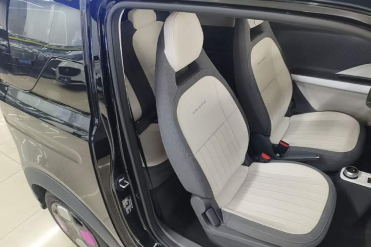 Used Geely Galaxy Panda 2025 210km Panda Kart Right Front Seat