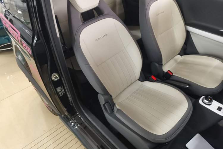 Used Geely Galaxy Panda 2025 210km Panda Kart Right Front Seat