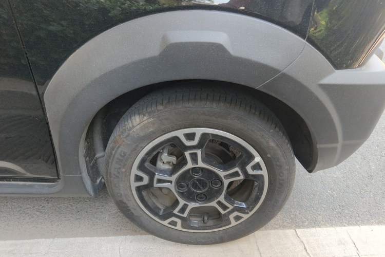 Used Geely Galaxy Panda 2025 210km Panda Rider Right Front Wheel Hub
