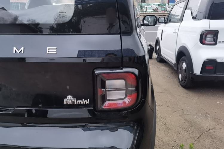 Used Geely Galaxy Panda 2025 210km Panda Kart Right Rear Taillight