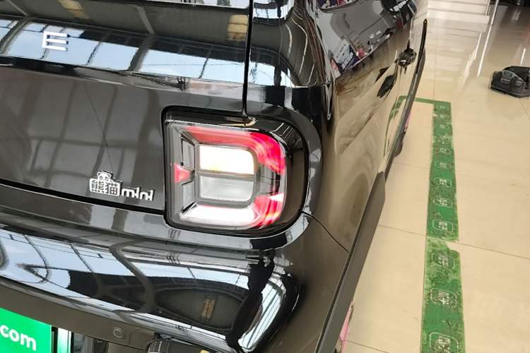 Used Geely Galaxy Panda 2025 210km Panda Kart Right Rear Taillight
