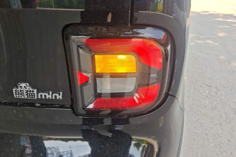 Used Geely Galaxy Panda 2025 210km Panda Kart Right Rear Taillight